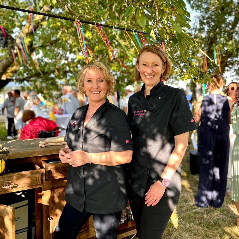 Catherine et Lili, les cuisinières de La Boutique des voisines, lors d'un événement